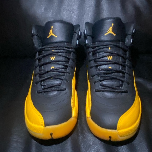 Jordan 12 Retro “University Gold” Size 6.5Y - Picture 2 of 6